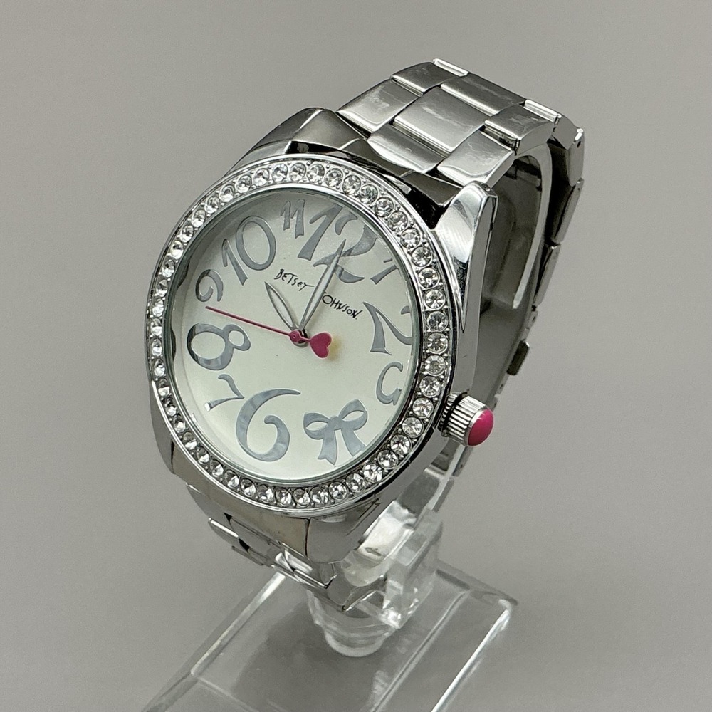 Betsey Johnson Womens‎ Watch White Dial Silver Tone Bracelet Crystal Bezel Heart